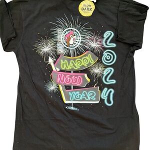 BUCEES Glow In Dark Happy MEW YEAR NWT Black Graphic Tshirt L 2023